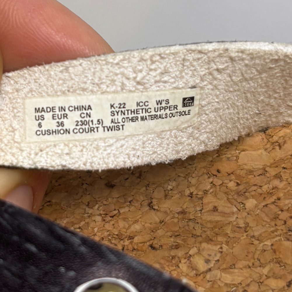 Reef Cushion Court Twist Flip Flops Women’s Size 6 Cork Footbed Black White - Picture 11 of 11